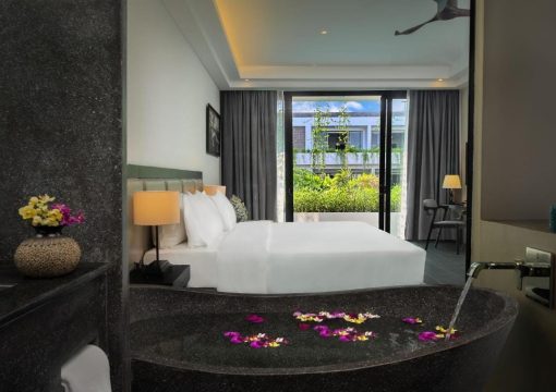 Deluxe Double or Twin Room with Pool View
